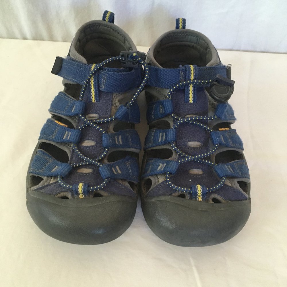 Keen Outdoor Sport Water Sandal Sz 4 Youth